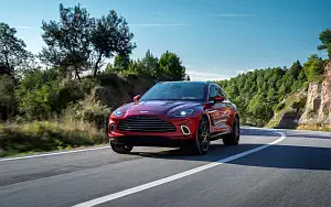   Aston Martin DBX - 2020