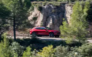   Aston Martin DBX - 2020