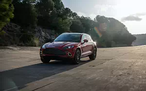   Aston Martin DBX - 2020
