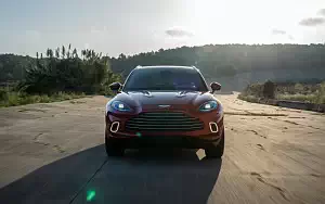   Aston Martin DBX - 2020