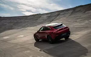   Aston Martin DBX - 2020