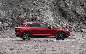   Aston Martin DBX - 2020