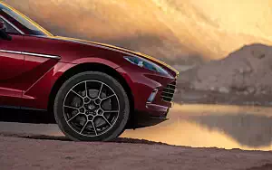   Aston Martin DBX - 2020
