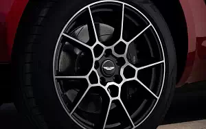   Aston Martin DBX - 2020