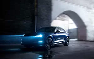   Aston Martin DBX707 - 2022