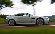   Aston Martin V12 Vantage Hardly Green - 2009