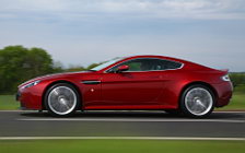   Aston Martin V12 Vantage Magma Red - 2009