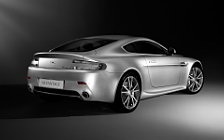   Aston Martin V8 Vantage - 2010