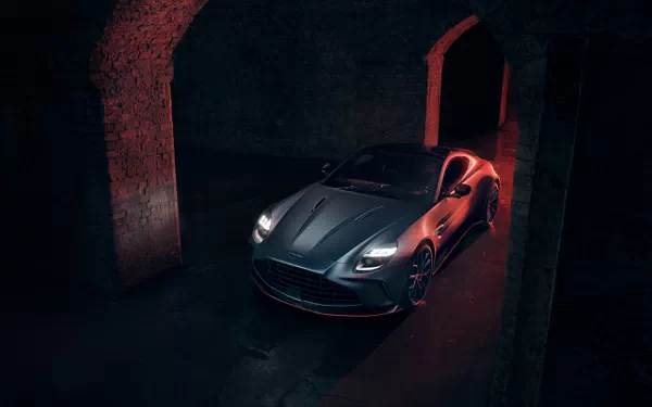 ���� ���������� Aston Martin Vantage S - 2025
