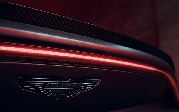 ���� ���������� Aston Martin Vantage S - 2025