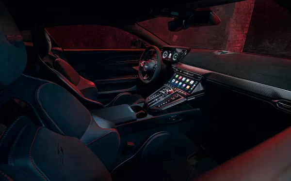 ���� ���������� Aston Martin Vantage S - 2025