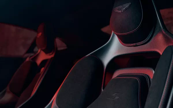 ���� ���������� Aston Martin Vantage S - 2025