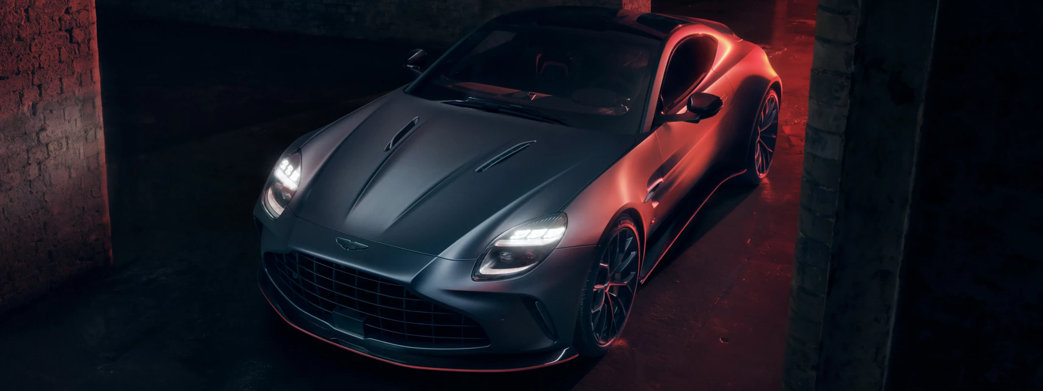 ���� ���������� Aston Martin Vantage S - 2025 - Car wallpapers