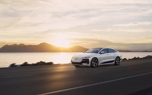 ���� ���������� Audi A6 Sportback e-tron US-spec - 2025