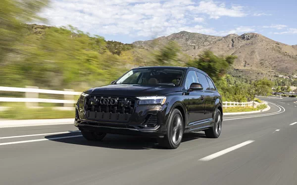 ���� ���������� Audi Q7 55 TFSI quattro (Tamarind Brown Metallic) US-spec - 2025
