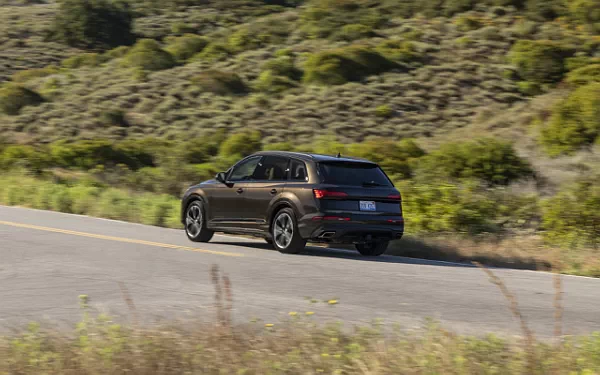 ���� ���������� Audi Q7 55 TFSI quattro (Tamarind Brown Metallic) US-spec - 2025