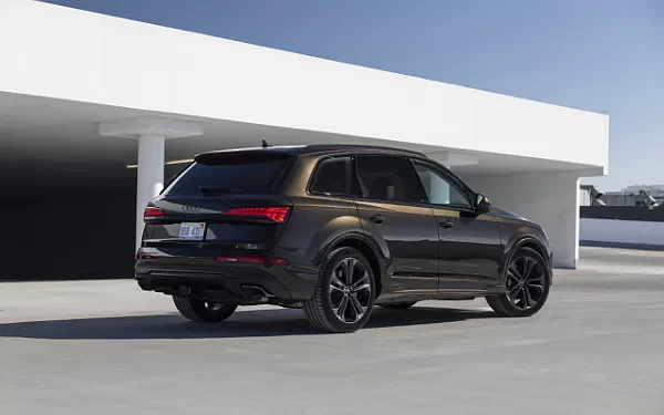 ���� ���������� Audi Q7 55 TFSI quattro (Tamarind Brown Metallic) US-spec - 2025