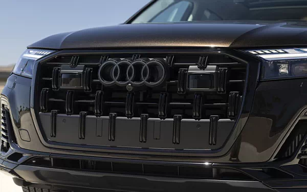 ���� ���������� Audi Q7 55 TFSI quattro (Tamarind Brown Metallic) US-spec - 2025