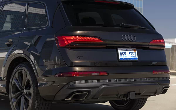 ���� ���������� Audi Q7 55 TFSI quattro (Tamarind Brown Metallic) US-spec - 2025