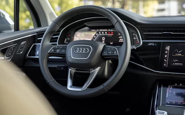 ���� ���������� Audi Q7 55 TFSI quattro (Tamarind Brown Metallic) US-spec - 2025