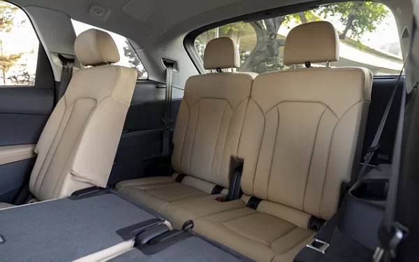 ���� ���������� Audi Q7 55 TFSI quattro (Tamarind Brown Metallic) US-spec - 2025