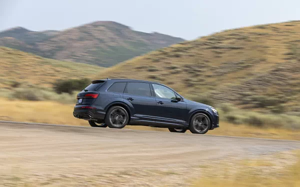 ���� ���������� Audi Q7 55 TFSI quattro (Waitomo Blue Metallic) US-spec - 2025