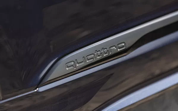 ���� ���������� Audi Q7 55 TFSI quattro (Waitomo Blue Metallic) US-spec - 2025