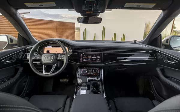 ���� ���������� Audi Q8 55 TFSI quattro S line (Sakhir Gold Metallic) US-spec - 2025