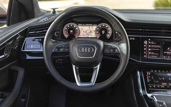 ���� ���������� Audi Q8 55 TFSI quattro S line (Sakhir Gold Metallic) US-spec - 2025