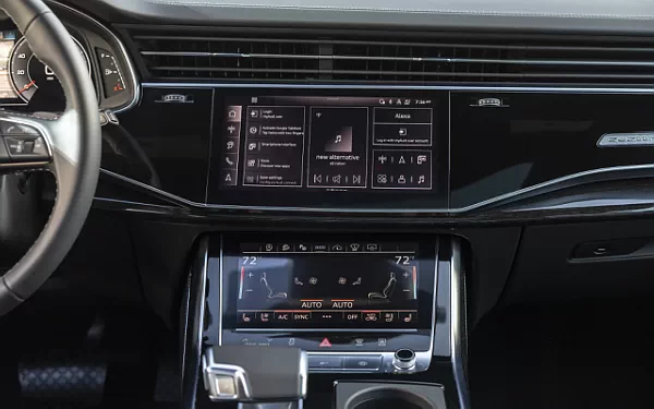 ���� ���������� Audi Q8 55 TFSI quattro S line (Sakhir Gold Metallic) US-spec - 2025