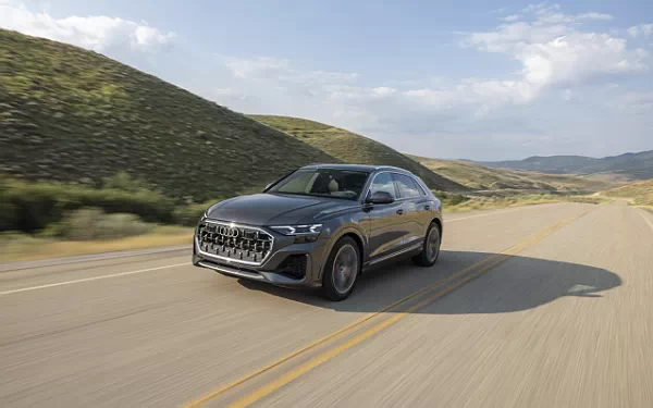 ���� ���������� Audi Q8 55 TFSI quattro (Samurai Grey Metallic) US-spec - 2025