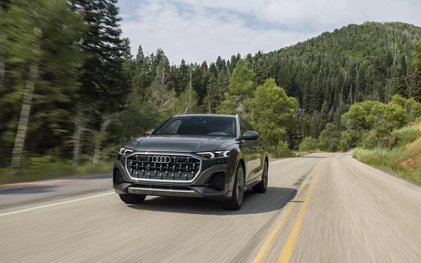 ���� ���������� Audi Q8 55 TFSI quattro (Samurai Grey Metallic) US-spec - 2025
