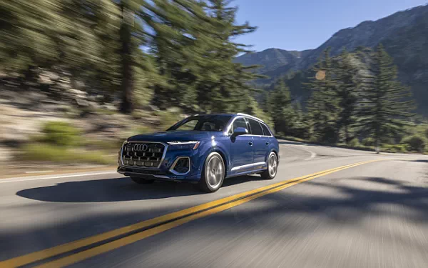 ���� ���������� Audi SQ7 TFSI (Ascari Blue Metallic) US-spec - 2025