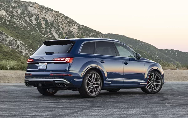 ���� ���������� Audi SQ7 TFSI (Ascari Blue Metallic) US-spec - 2025