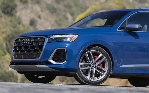 ���� ���������� Audi SQ7 TFSI (Ascari Blue Metallic) US-spec - 2025
