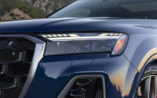 ���� ���������� Audi SQ7 TFSI (Ascari Blue Metallic) US-spec - 2025