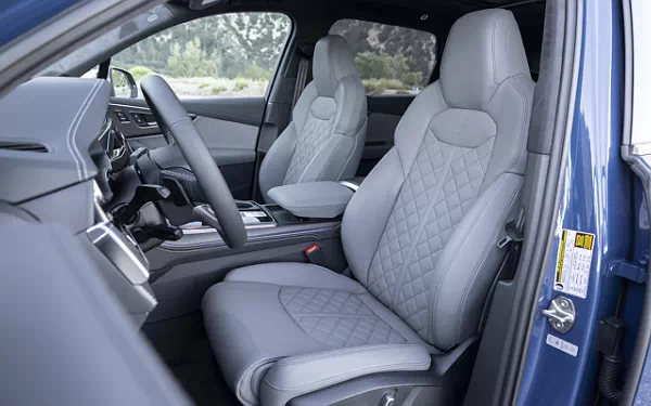 ���� ���������� Audi SQ7 TFSI (Ascari Blue Metallic) US-spec - 2025