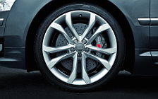   Audi S8 - 2007