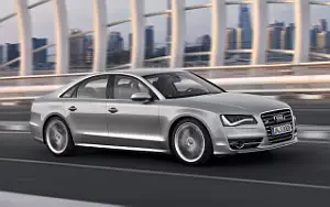   Audi S8 - 2011