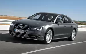   Audi S8 - 2011