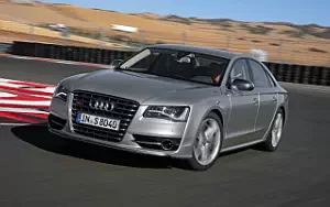   Audi S8 - 2011