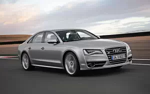   Audi S8 - 2011