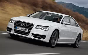   Audi S8 - 2011