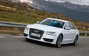   Audi S8 - 2011