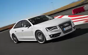   Audi S8 - 2011
