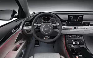   Audi S8 - 2011
