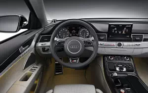   Audi S8 - 2011