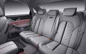   Audi S8 - 2011