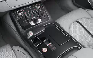   Audi S8 - 2011