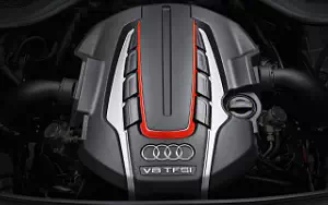   Audi S8 - 2011